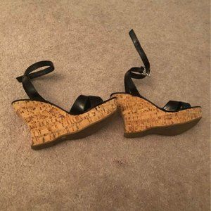 Donald Pliner size 7 4-5” heel espadrilles - black
